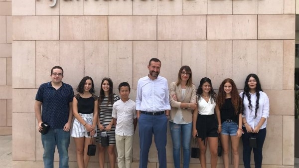 Recepción municipal a los ilicitanos de la Orquesta de Jóvenes de la Provincia de Alicante por su premio en el Festival Summa Cum Laude