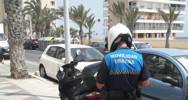 Detenido al intentar hacerse cargo de un vehículo con un permiso falso