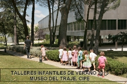 Talleres infantiles de verano 2013 en el Museo del Traje. CIPE