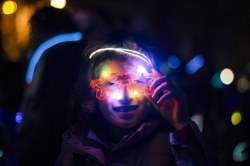Éxito de participación en la Yincana Luminosa de Madrid Río