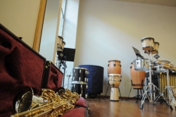 Educación postural para evitar lesiones en los jóvenes músicos