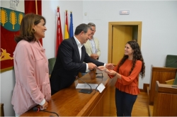 Beca a la excelencia a una joven villanovense en la Universidad Francisco de Vitoria