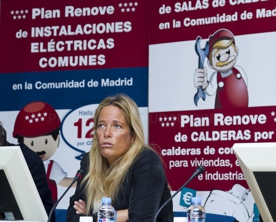 La región coordina un proyecto para que los vehículos puedan repostar gas natural en los domicilios