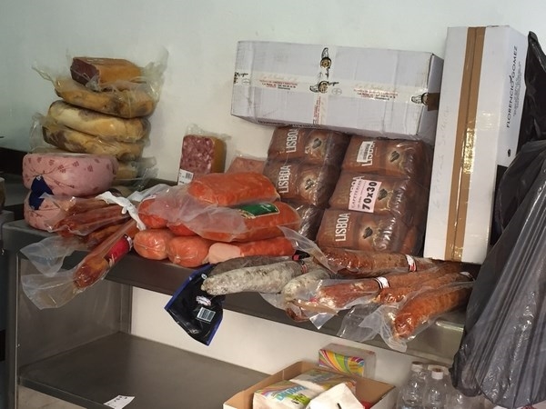 Policía Municipal dona al Banco de Alimentos la comida de los tres “bares” clausurados