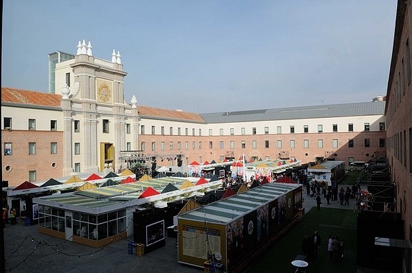 La Navideña Feria Internacional de las Culturas debuta en Conde Duque