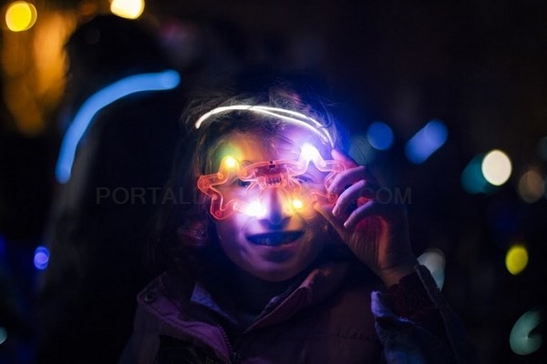 Éxito de participación en la Yincana Luminosa de Madrid Río
