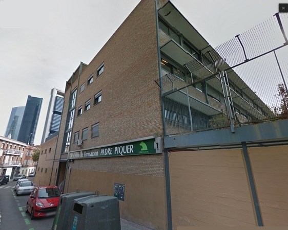 Carmena visita el Centro de Formación Padre Piquer de Madrid