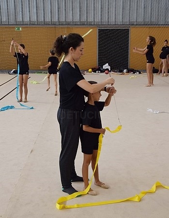 Loreto Achaerandio, ex gimnasta internacional, docente en el campus de verano "edición olímpica"
