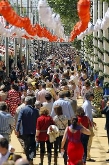 Invasión de las calles del Real en vísperas del día festivo