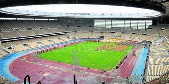 Un estadio convertido en catedral