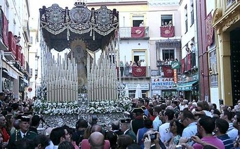 En capilla para la coronación