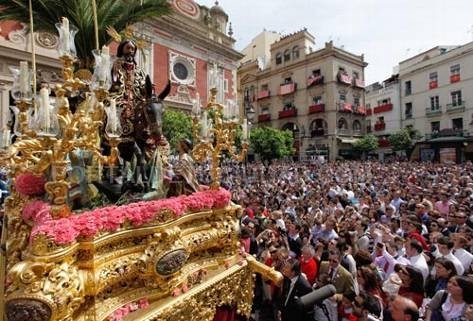 Sol, gaitas, bulla, gozo: un Domingo de Ramos redondo