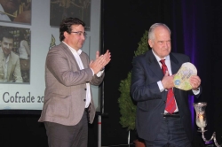 El presidente de la Junta participa en la 7ª Gala de los Premios Cofrades de Mérida