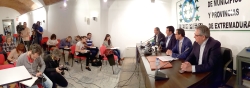La Diputación de Badajoz y la FEMPEX crean una oficina de prevención de riesgos laborales