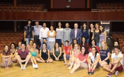 Jóvenes de siete nacionalidades participan en el II Campo internacional de trabajo del Festival de Teatro