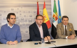 El ayuntamiento y las principales asociaciones de hoteleros y hosteleros denuncian la proliferación de alojamientos ilegales