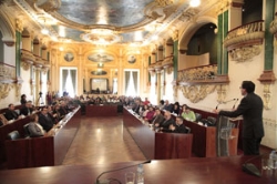 Gallardo pide a la Asamblea extremeña que presente una ley que derogue la actual de Racionalización y Sostenibilidad de la Administración Local