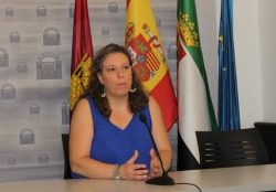 El Ayuntamiento y la empresa limpian de forma exhaustiva la zona afectada por el incendio en el Paseo de Roma