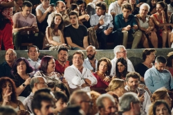 Fernández Vara asiste al estreno de “Viriato”, la obra extremeña que clausura la 63 edición del Festival de Teatro de Mérida.