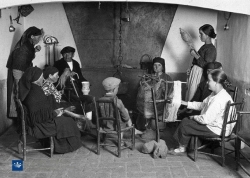 Anuncios/Noticias Pueblos de colonización en la galería de imágenes del Archivo Provincial Imagen de la Noticia  27-09-2017. Se encuentra disponible