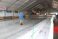 Una gran Pista de Hielo ofrecerá numerosas actividades en el recinto ferial hasta después de Reyes.