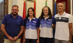 El alcalde recibe a las campeonas de España de piragüismo en Maratón