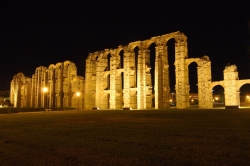 En breve saldrá la licitación de la iluminación artística del Alcazaba, el Dique romano y el Acueducto de los Milagros.