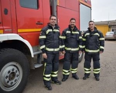 Nuevos trajes de intervención para los bomberos de la Diputación de Badajoz.