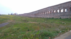 El Ayuntamiento creará una gran zona verde en el entorno del Acueducto de San Lázaro.