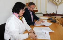 Firmado el convenio entre el Ayuntamiento y la Plataforma del Voluntariado de Mérida.