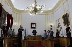 Mérida. El Alcalde preside el acto institucional en recuerdo a los fallecidos por el covid- 19 y en agradecimiento a los emeritenses