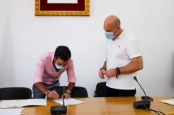 El ayuntamiento y la ESHAEX firman un convenio para realizar prácticas profesionales en el consistorio