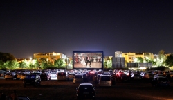 Más de 2.000 personas han disfrutado del Autocine de verano en el aparcamiento del recinto ferial