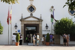 El ayuntamiento destina 103.000 euros en ayudas a 103 establecimientos del sector turístico de Mérida