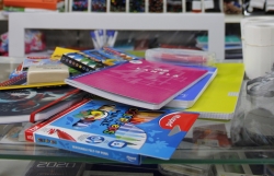 Los beneficiarios de ayudas de material escolar podrán retirarlas a partir de hoy