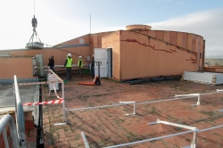 Mañana continúa la instalación de los aparatos para la climatización del Centro Cultural Alcazaba