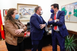El presidente del Grupo de Ciudades Patrimonio de la Humanidad y alcalde de Mérida, Antonio Rodríguez Osuna, ha firmado hoy un convenio de colaboració