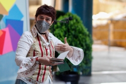 Violeta Monreal muestra sus creaciones en un encuentro con mediadores culturales
