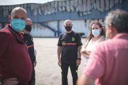 La alcaldesa en funciones visita la planta hortofrutícola incendiada en la tarde de ayer