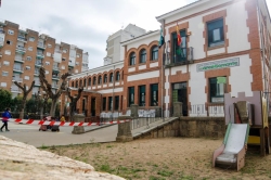 Los centros escolares de la ciudad realizarán una campaña de sensibilización sobre la importancia de no arrojar residuos en el entorno urbano y medioa