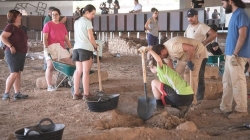 Jóvenes voluntarios de la arqueología en Mérida