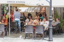 El Ayuntamiento amplía los horarios de cierre de las terrazas y veladores en el centro histórico durante la temporada de verano