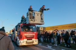 Efectivos del Parque de Bomberos de Mérida realizarán una ‘petalada’ a Santa Eulalia en la noche del 9 de diciembre desde la escala del camión