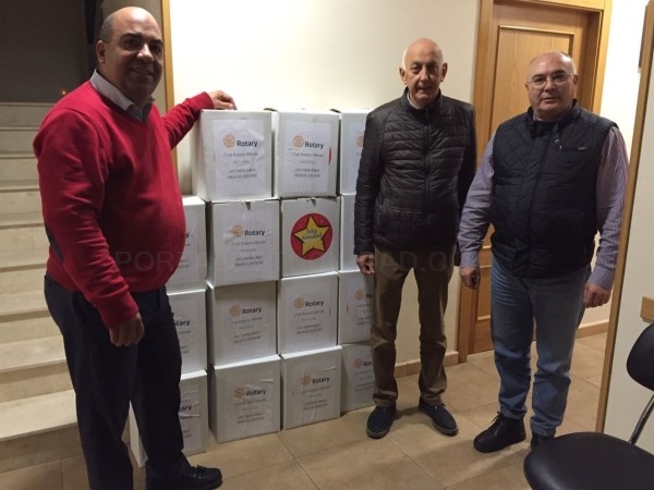 Entregan 75 cajas con alimentos para necesitados en Mérida