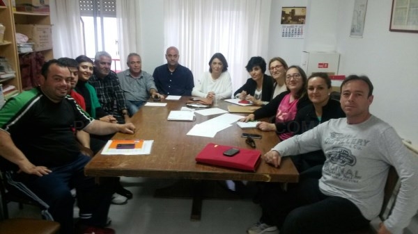 La Plataforma Nuevo Colegio Malpartida de Cáceres se reúne con la agrupación local del PSOE