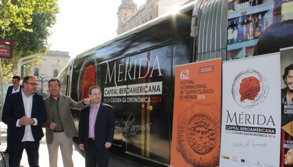 Mérida se promociona en el tranvía de Sevilla