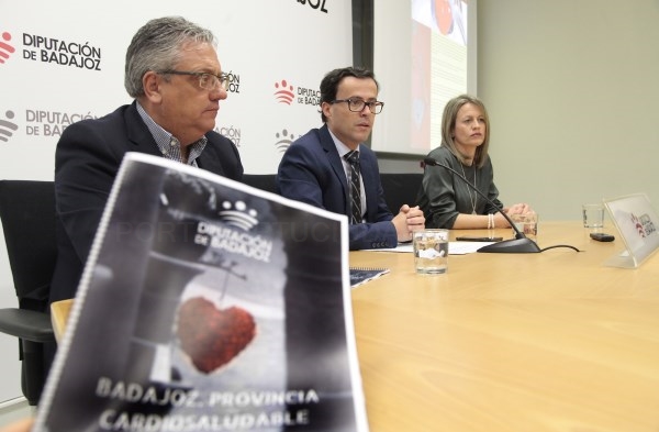 La Diputación de Badajoz prevé que más de 200 municipios cuenten con desfibriladores gracias al proyecto "Provincia Cardiosaludable"