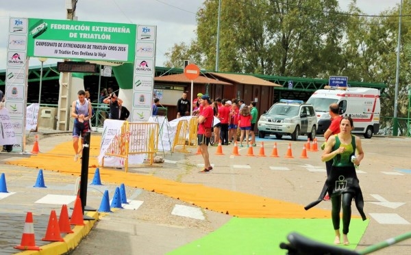Más de 100 triatletas se darán cita este próximo domingo en Orellana
