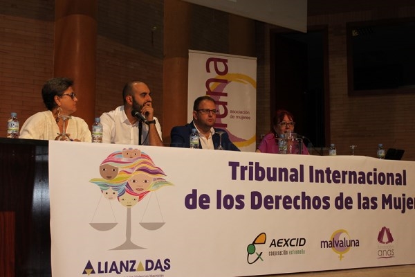 Más de 150 mujeres han participado en la jornada “Tribunal Internacional de los Derechos de las Mujeres”