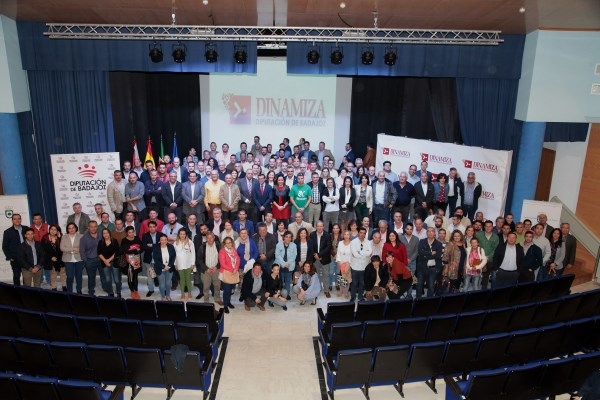 Diputación de Badajoz presenta a los alcaldes de la provincia un Fondo Dinamiza Extraordinario de 10 millones de euros.